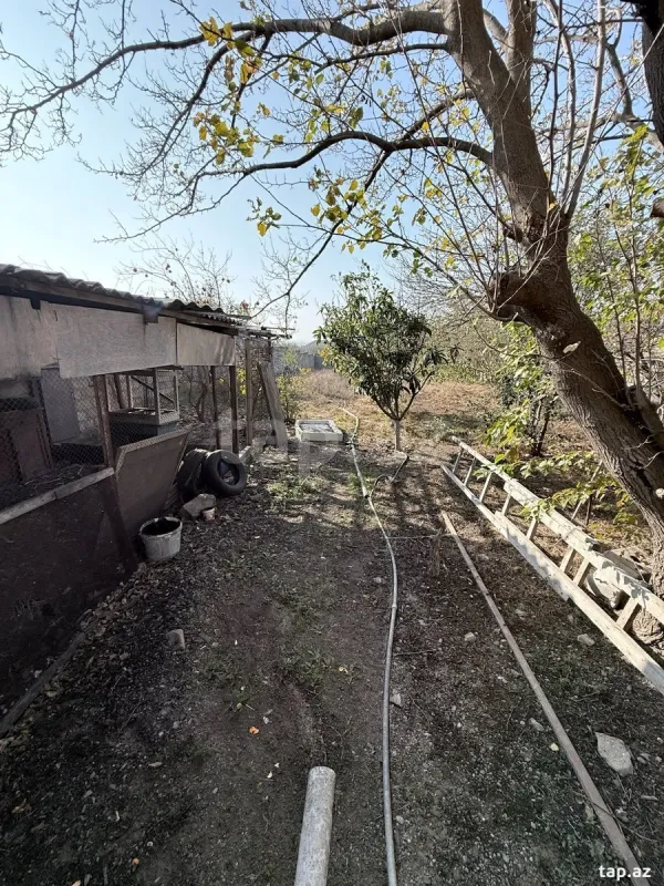 Satılır 4 otaqlı həyət evi