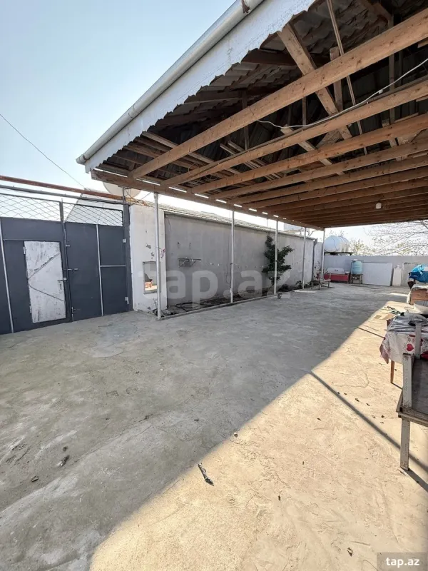 Satılır 4 otaqlı həyət evi
