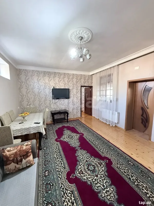 Satılır 4 otaqlı həyət evi