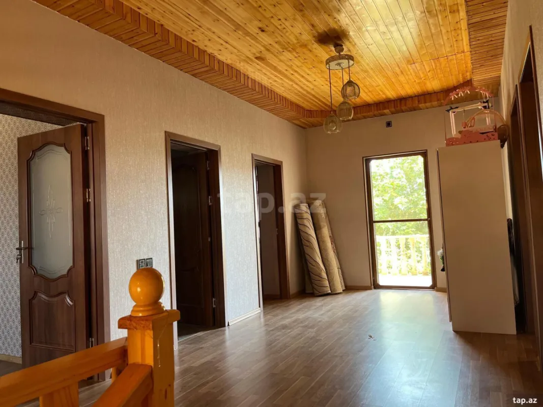 Satılır 6 otaqlı həyət evi