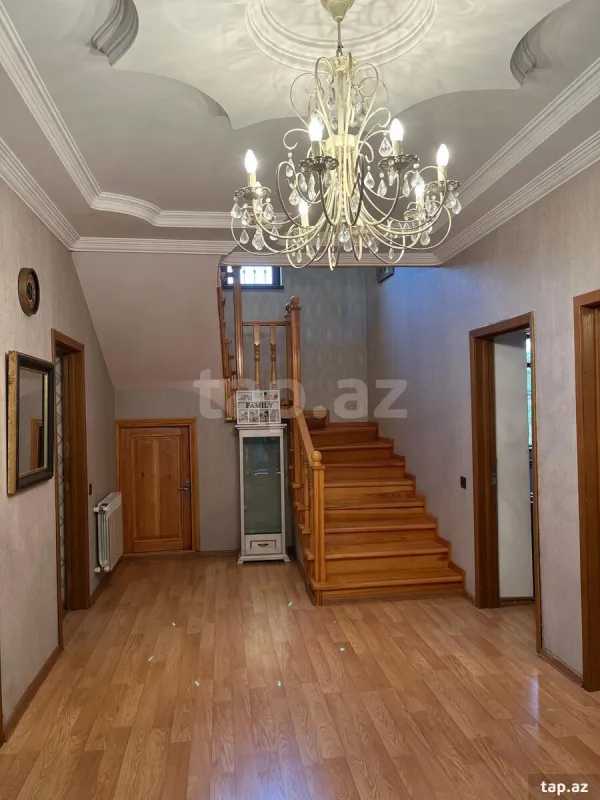 Satılır 6 otaqlı həyət evi