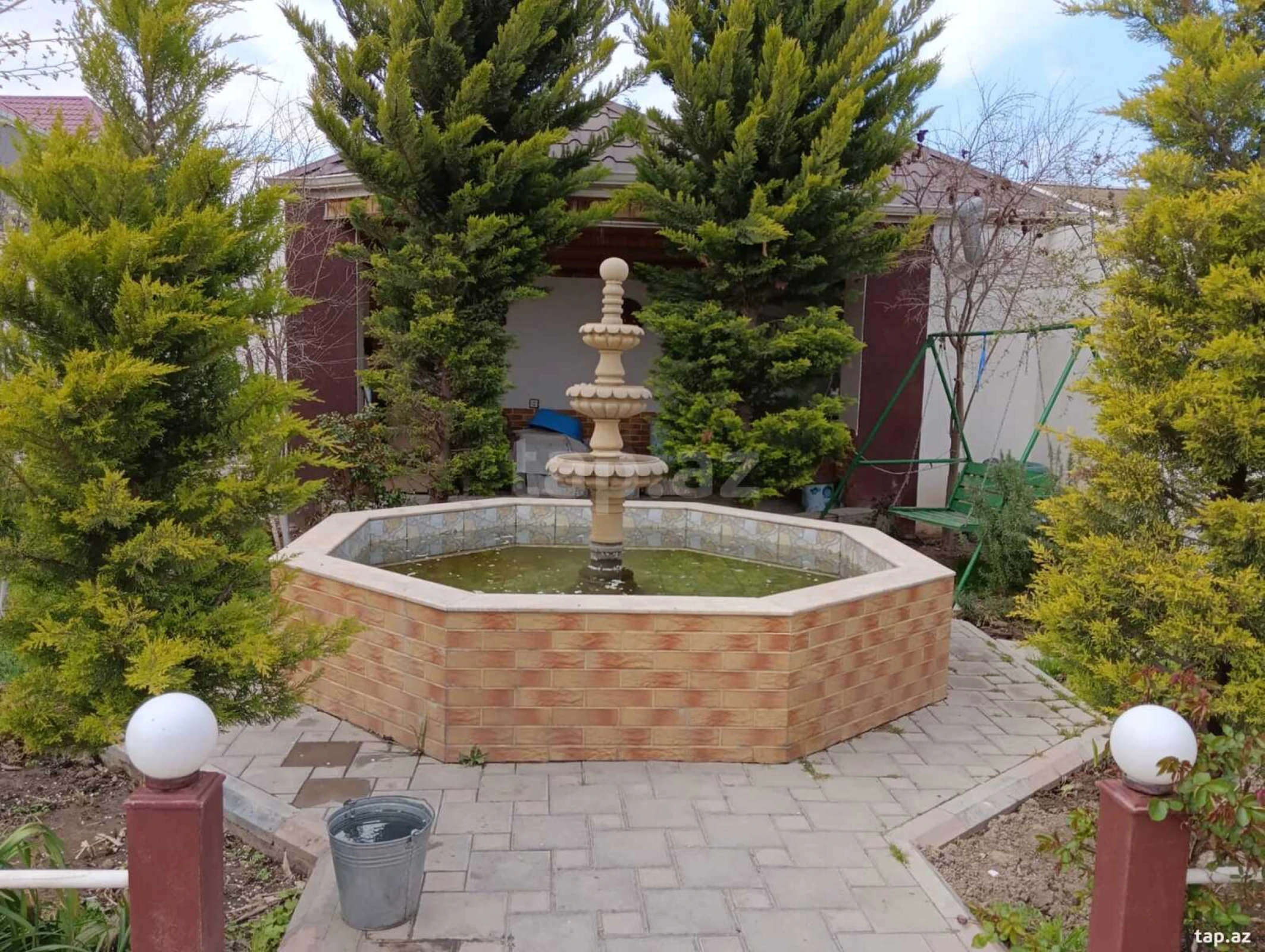 Satılır 6 otaqlı həyət evi