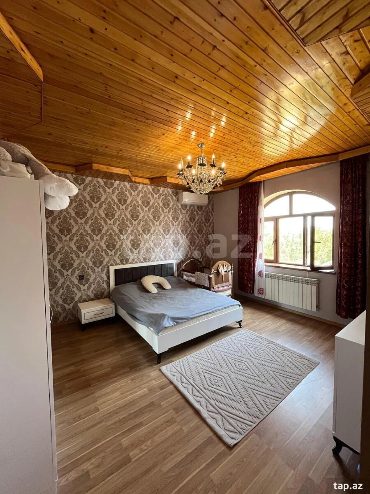 Satılır 6 otaqlı həyət evi