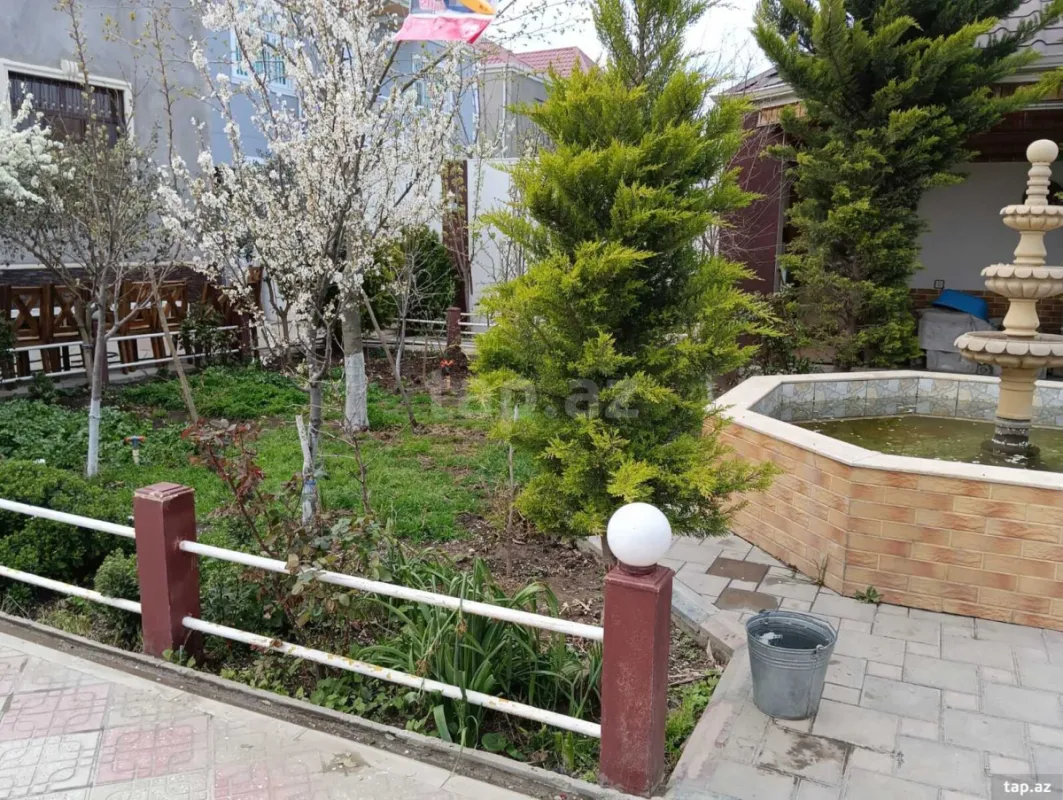 Satılır 6 otaqlı həyət evi