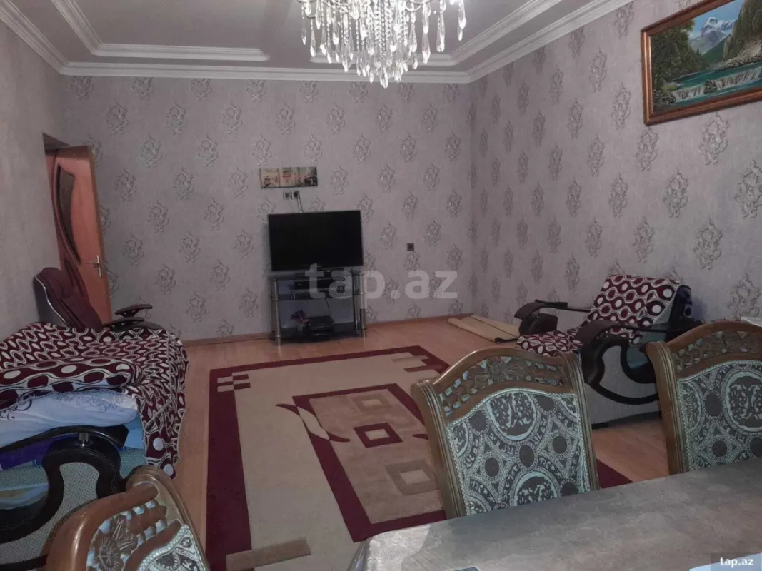 Satılır 6 otaqlı həyət evi