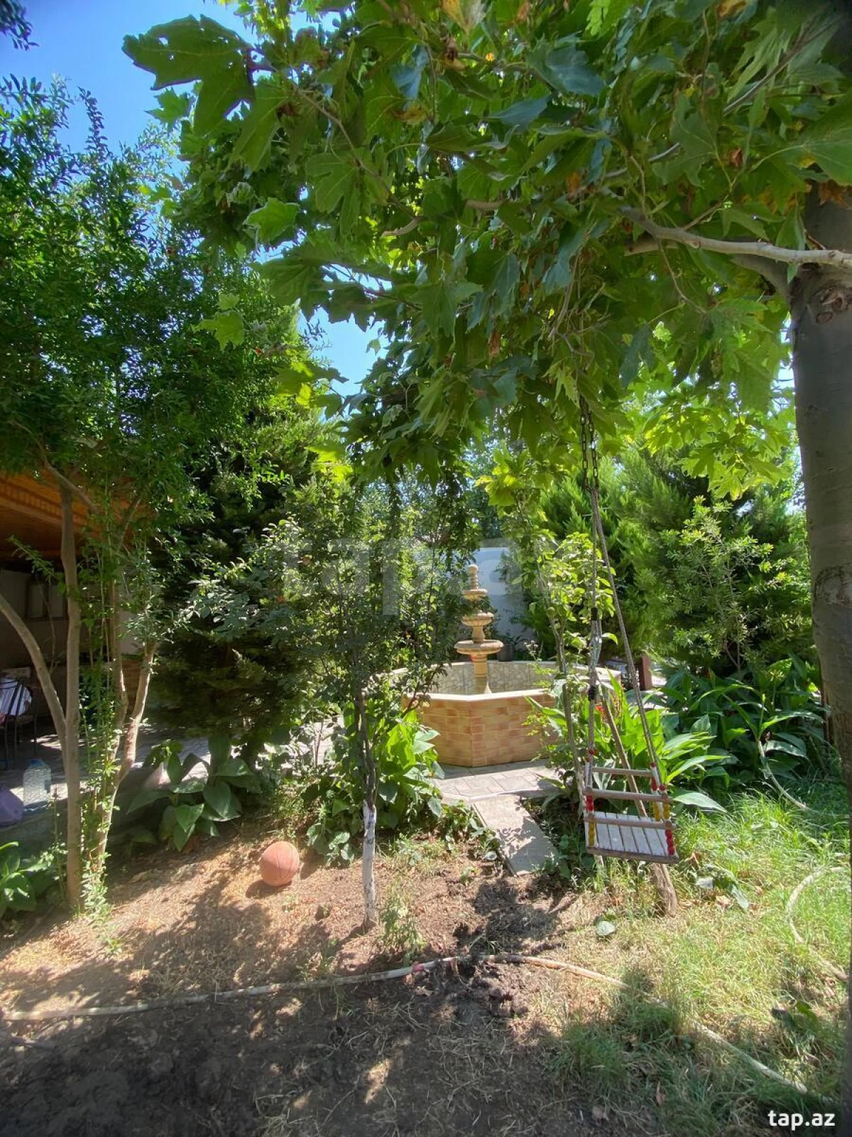 Satılır 6 otaqlı həyət evi