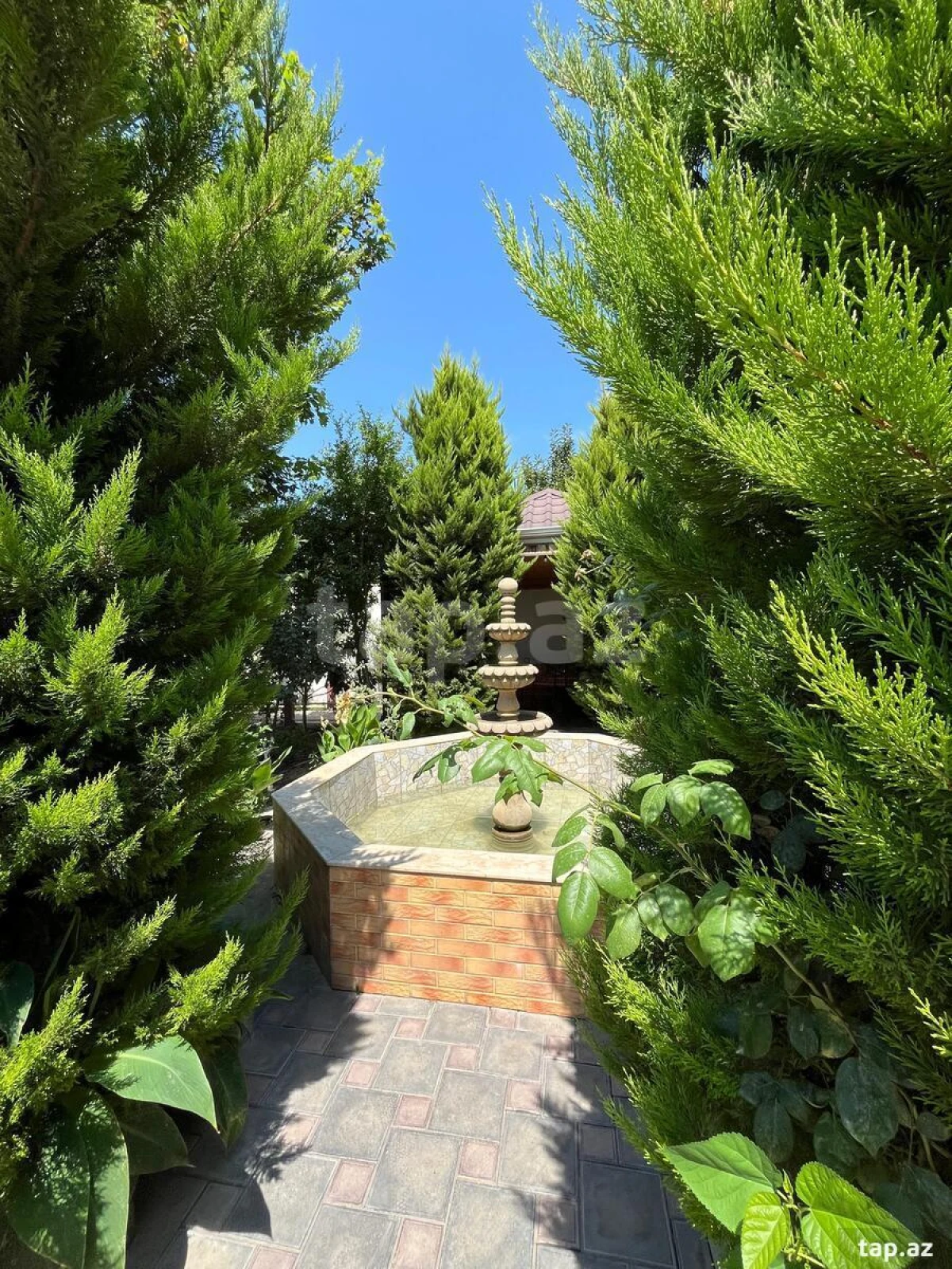 Satılır 6 otaqlı həyət evi