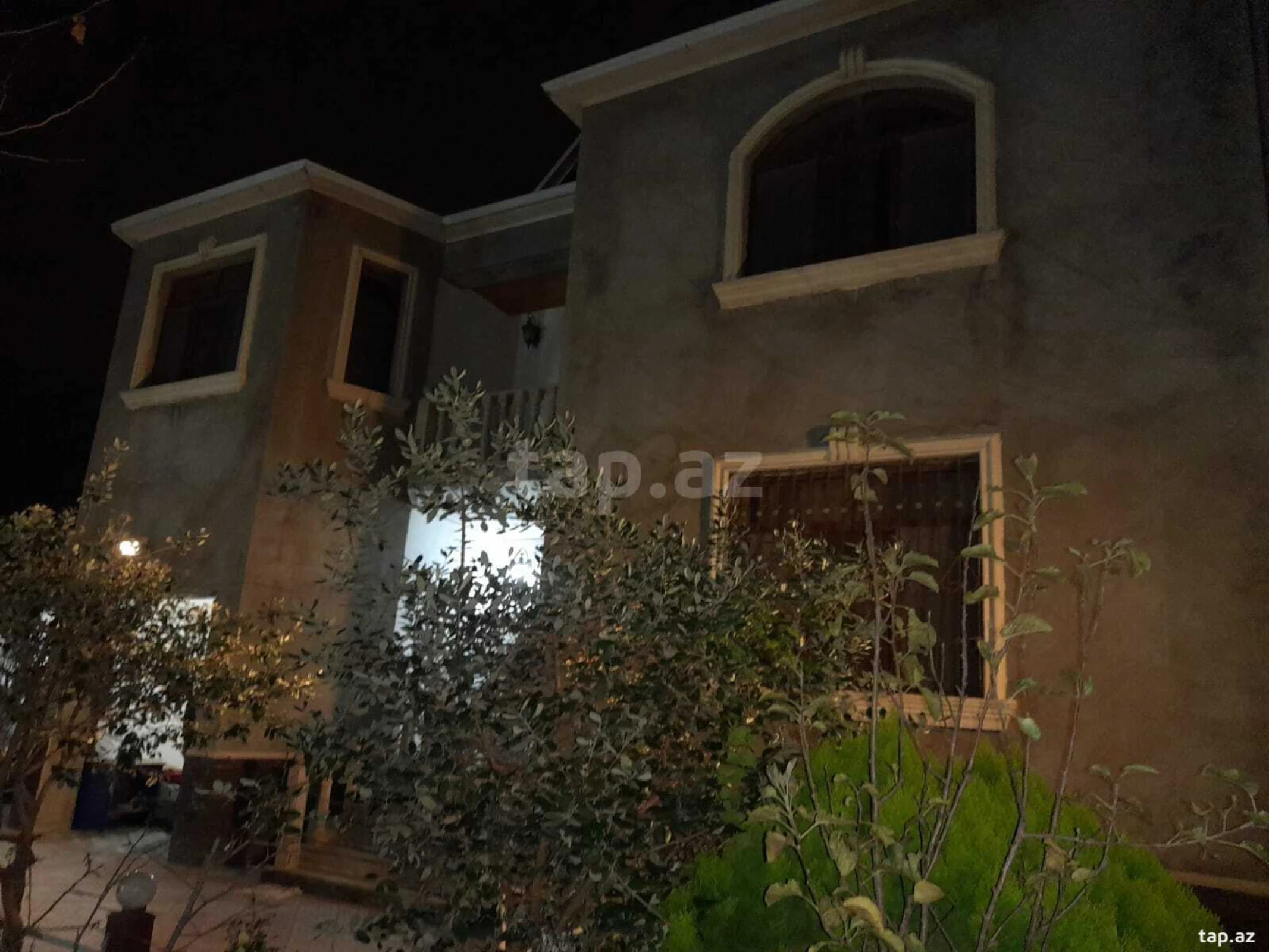 Satılır 6 otaqlı həyət evi