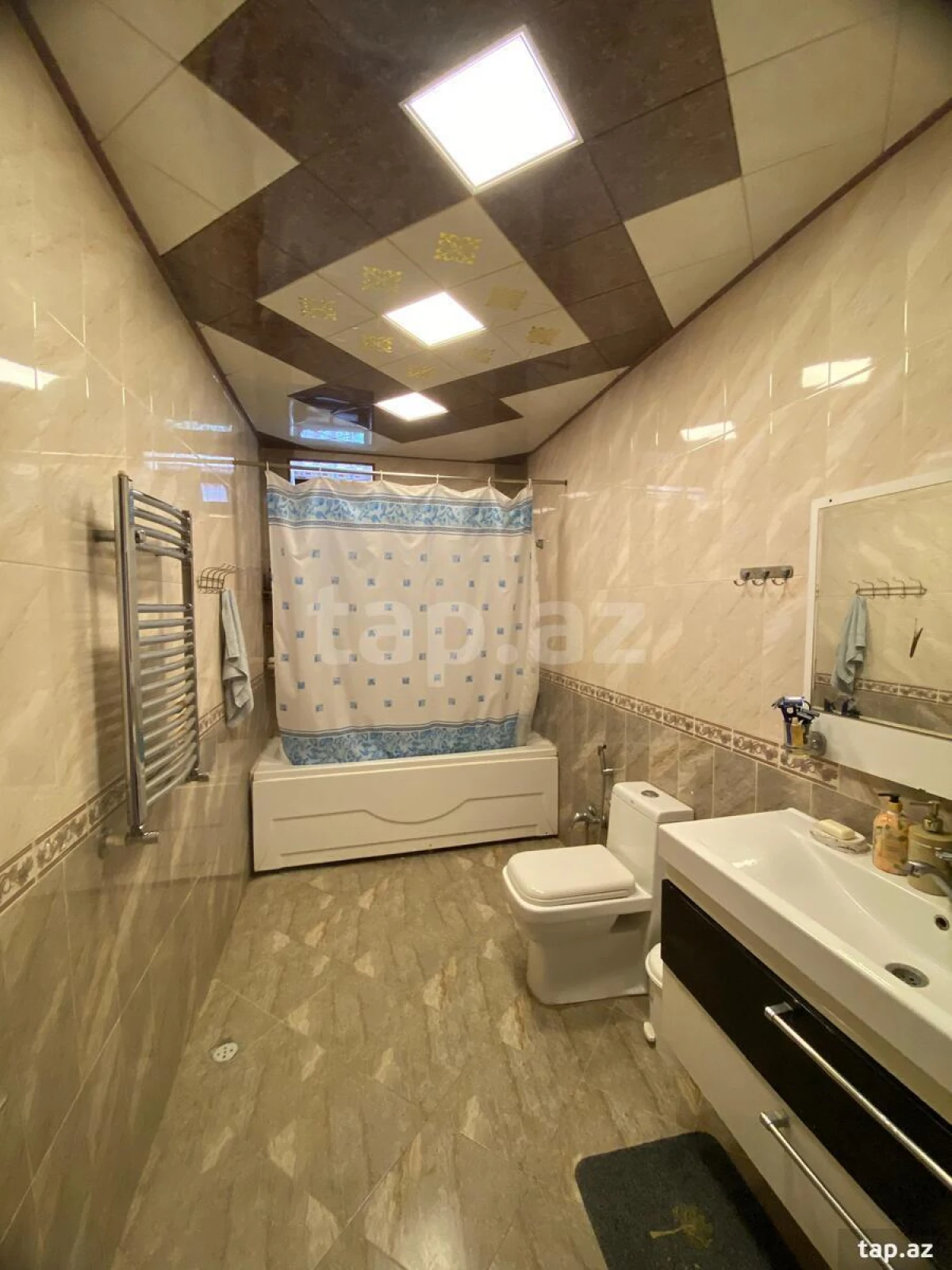 Satılır 6 otaqlı həyət evi