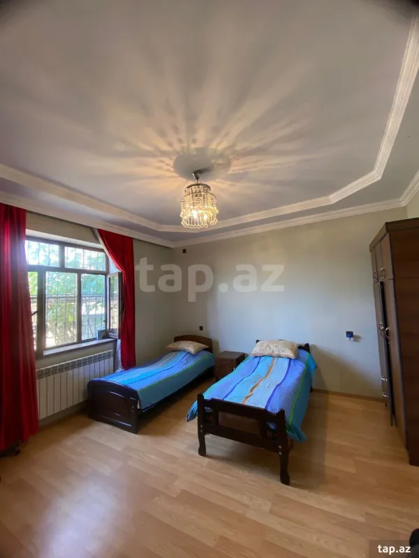 Satılır 6 otaqlı həyət evi