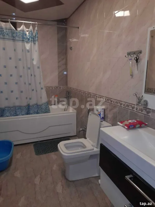 Satılır 6 otaqlı həyət evi