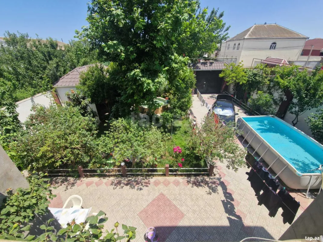 Satılır 6 otaqlı həyət evi