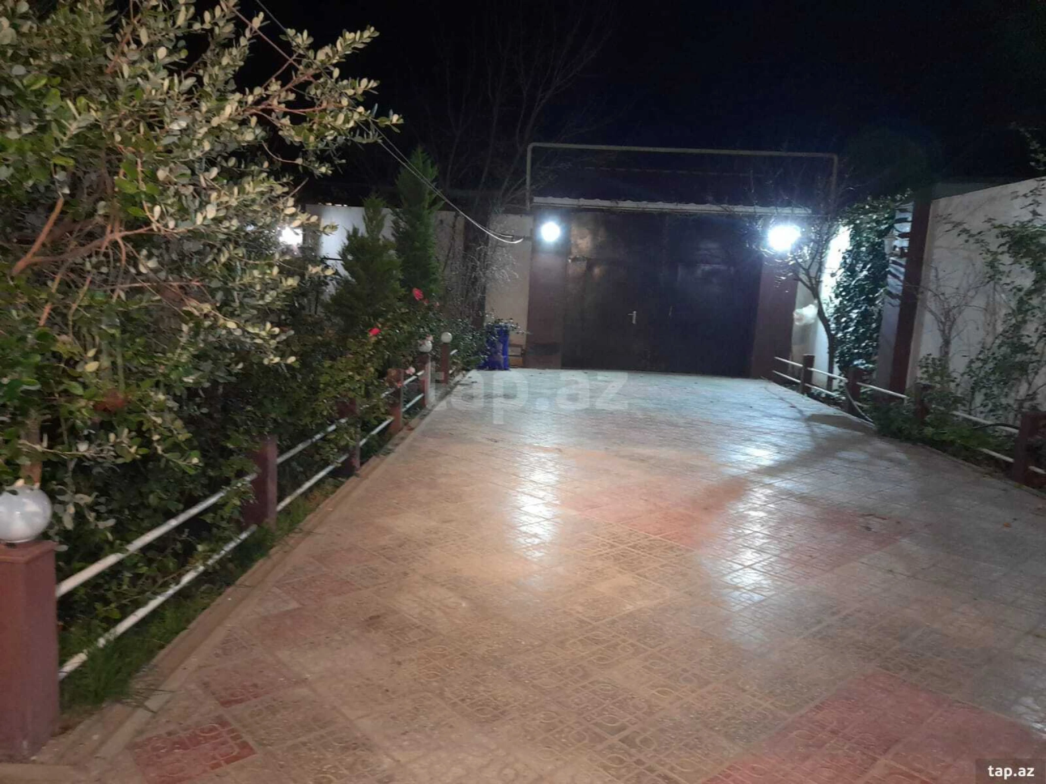 Satılır 6 otaqlı həyət evi