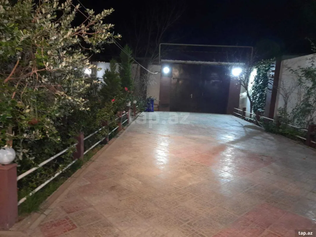 Satılır 6 otaqlı həyət evi