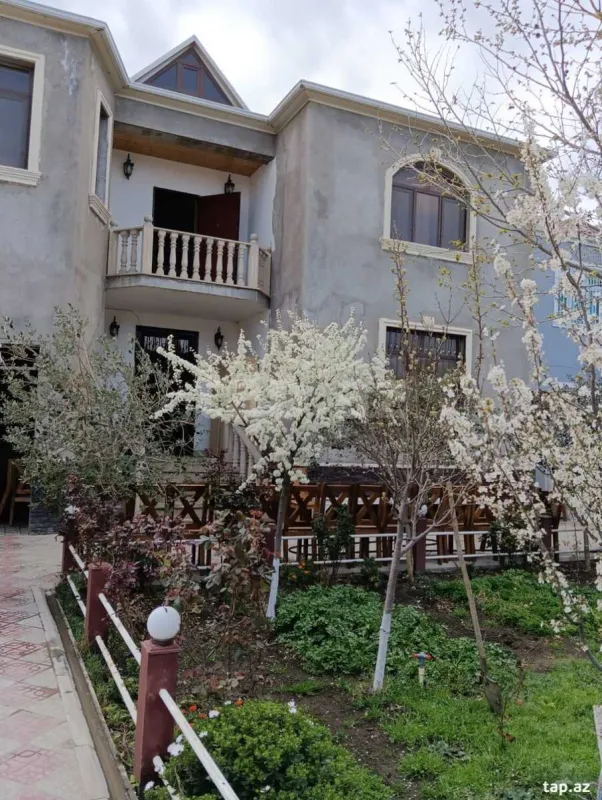 Satılır 6 otaqlı həyət evi