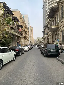 Kirayə verilir 4 otaqlı həyət evi — Bakı, Nizami 4 otaq