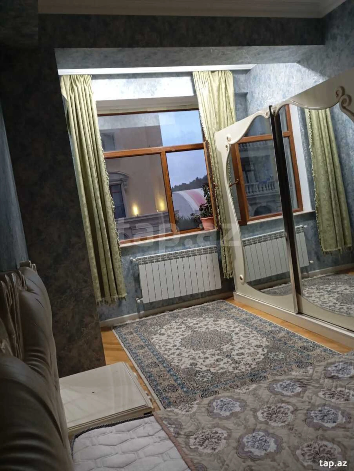 Kirayə verilir 2 otaqlı yeni tikili 90 m²