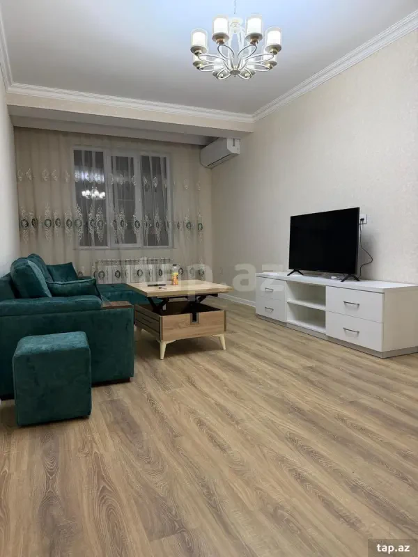 Kirayə verilir 3 otaqlı yeni tikili 160 m²