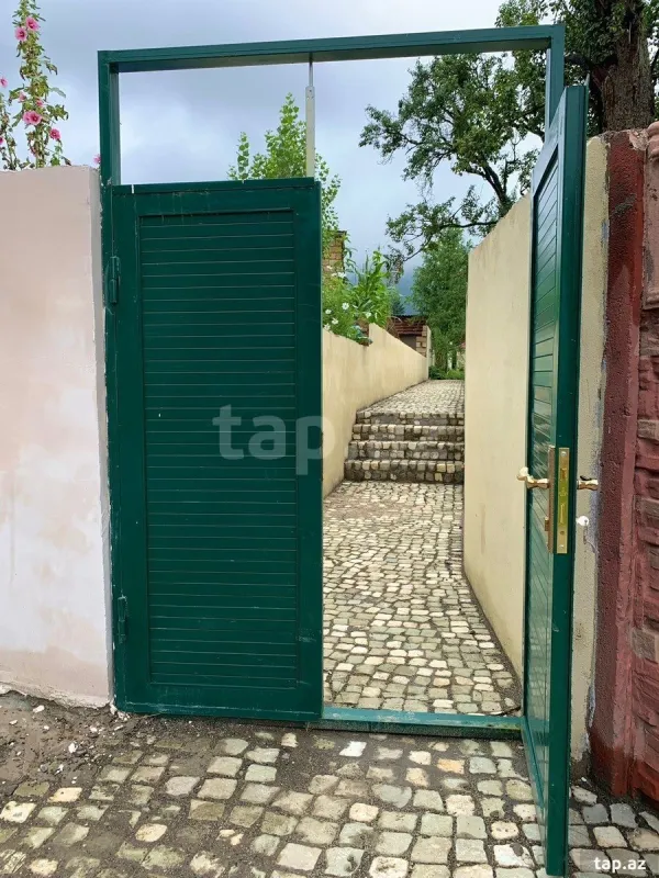 Kirayə verilir 3 otaqlı həyət evi