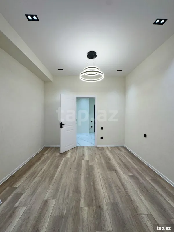 Satılır 3 otaqlı yeni tikili 80 m²