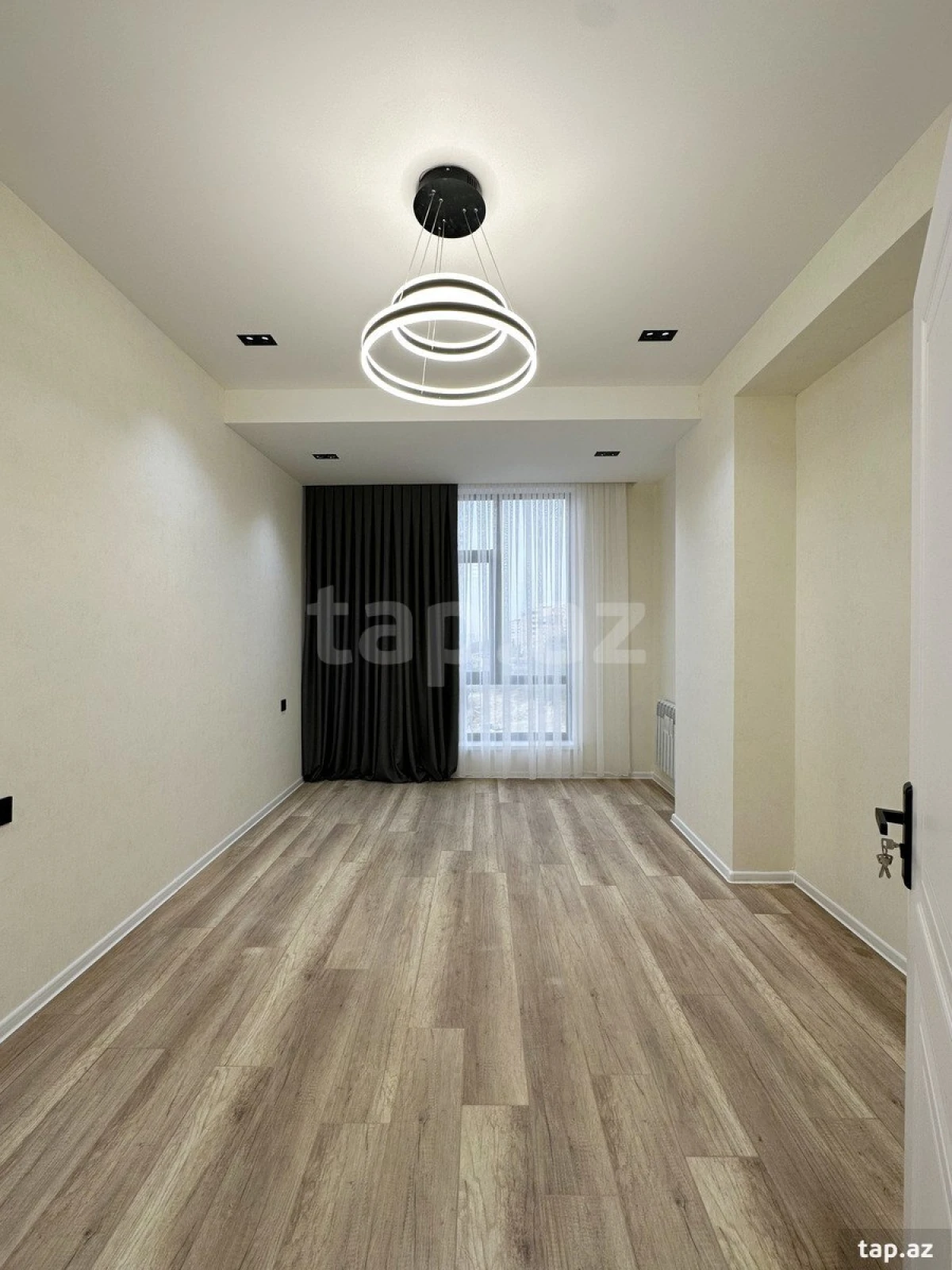 Satılır 3 otaqlı yeni tikili 80 m²