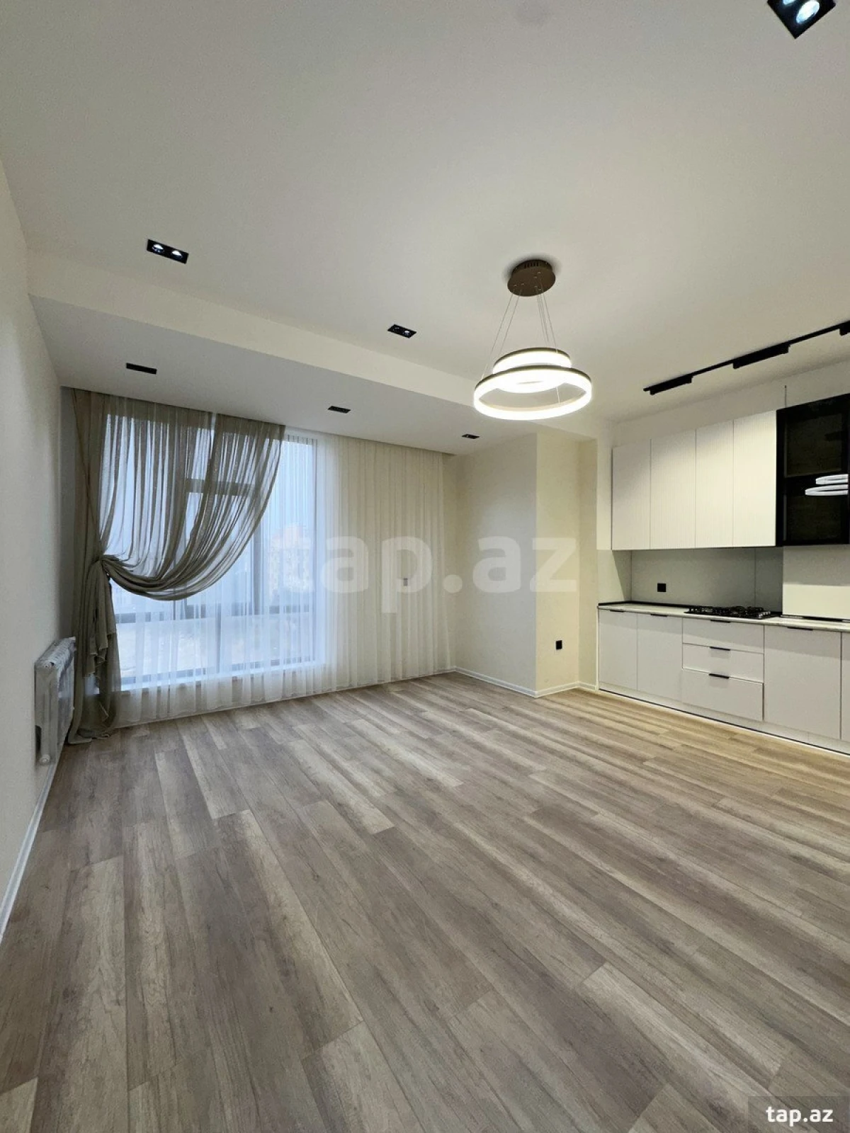 Satılır 3 otaqlı yeni tikili 80 m²