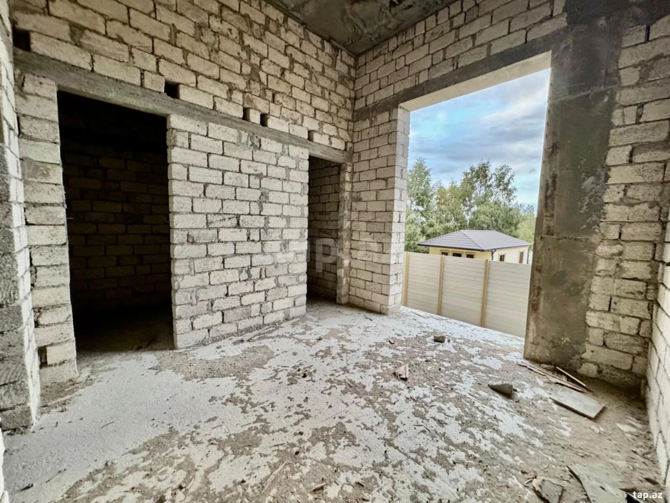 Satılır 7 otaqlı həyət evi 900 m²