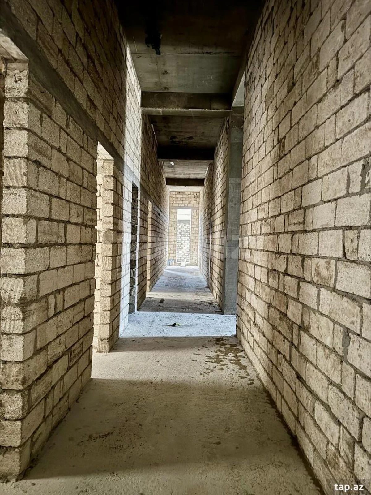 Satılır 7 otaqlı həyət evi 900 m²