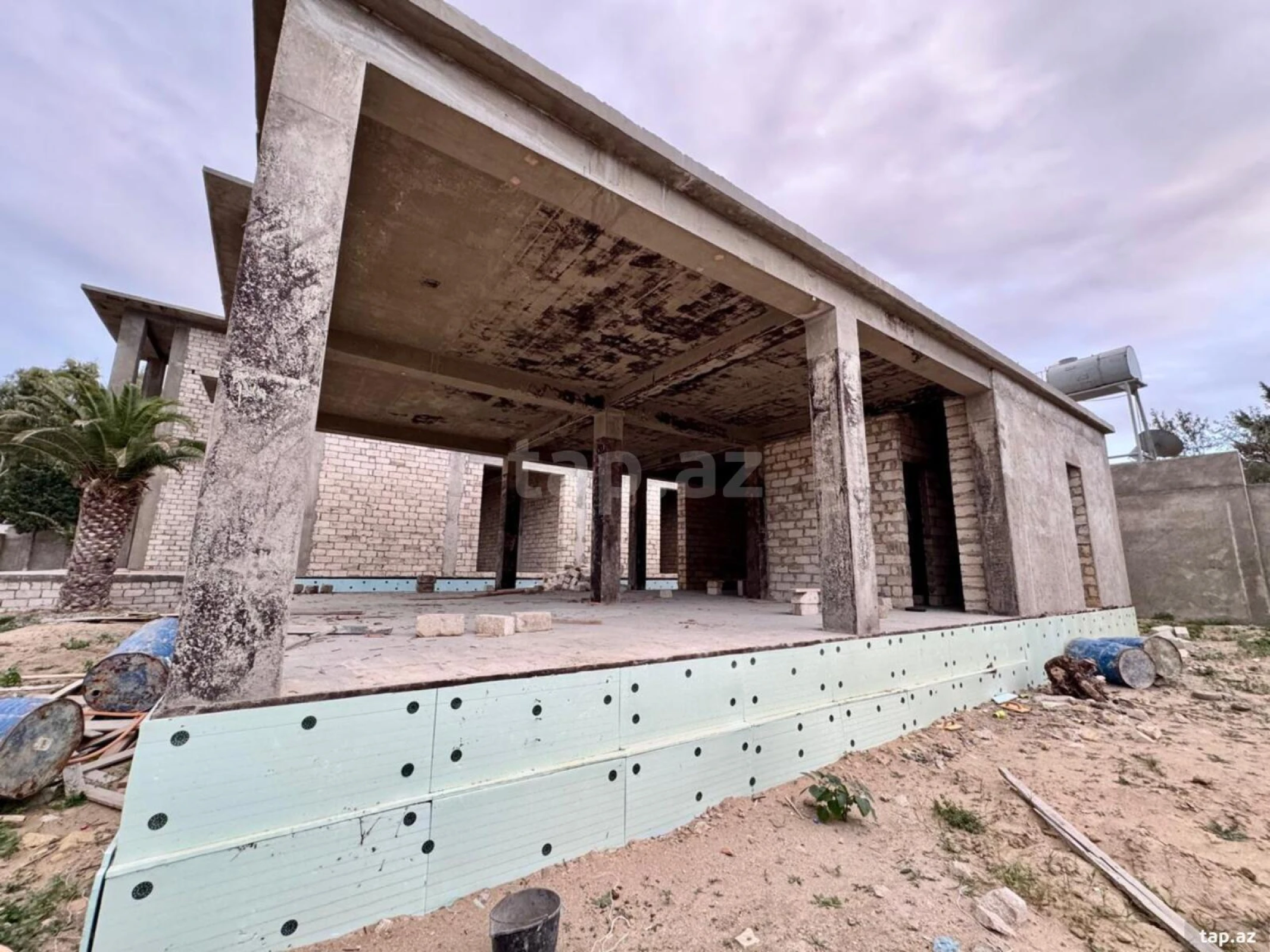 Satılır 7 otaqlı həyət evi 900 m²