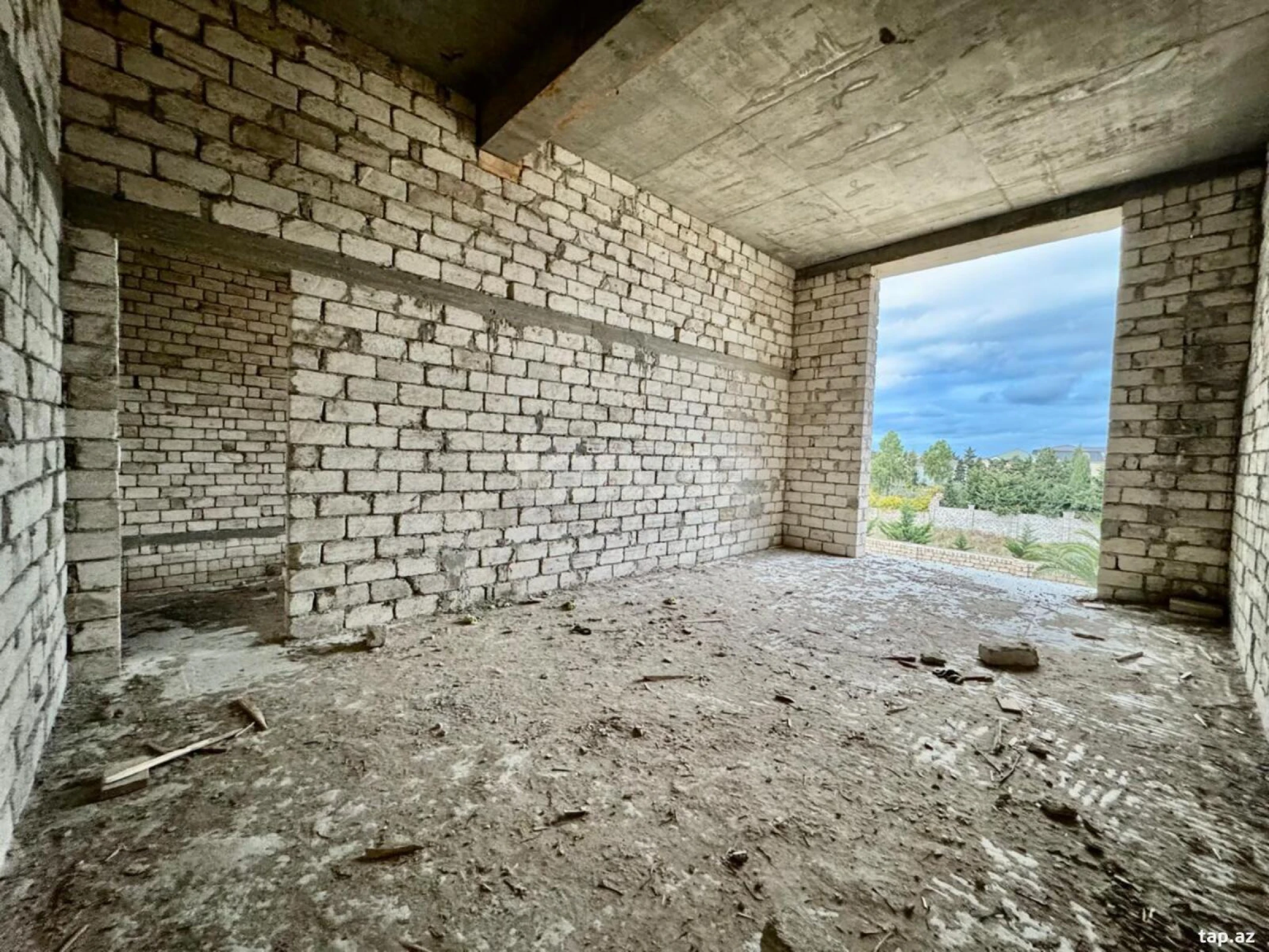 Satılır 7 otaqlı həyət evi 900 m²