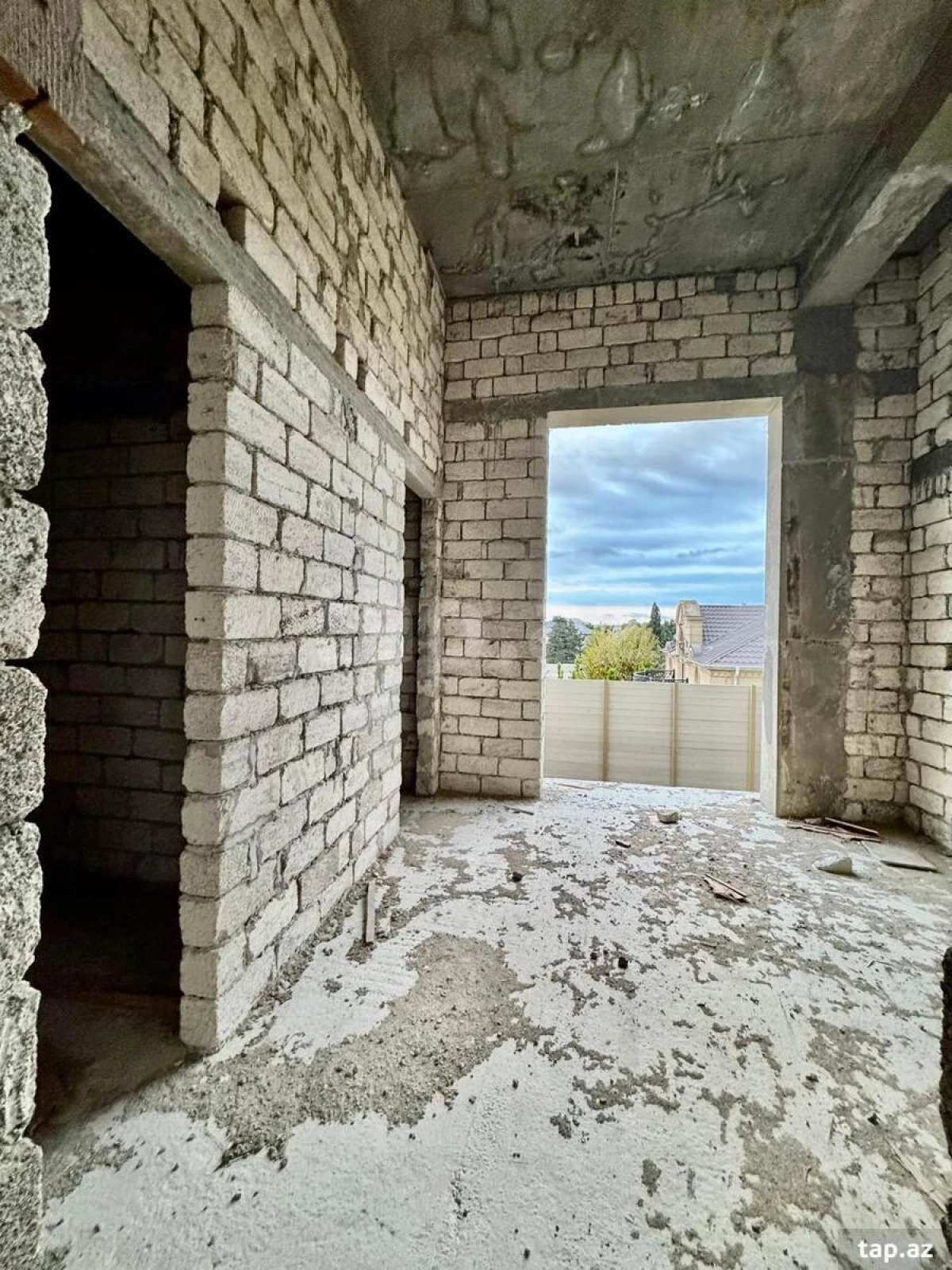 Satılır 7 otaqlı həyət evi 900 m²