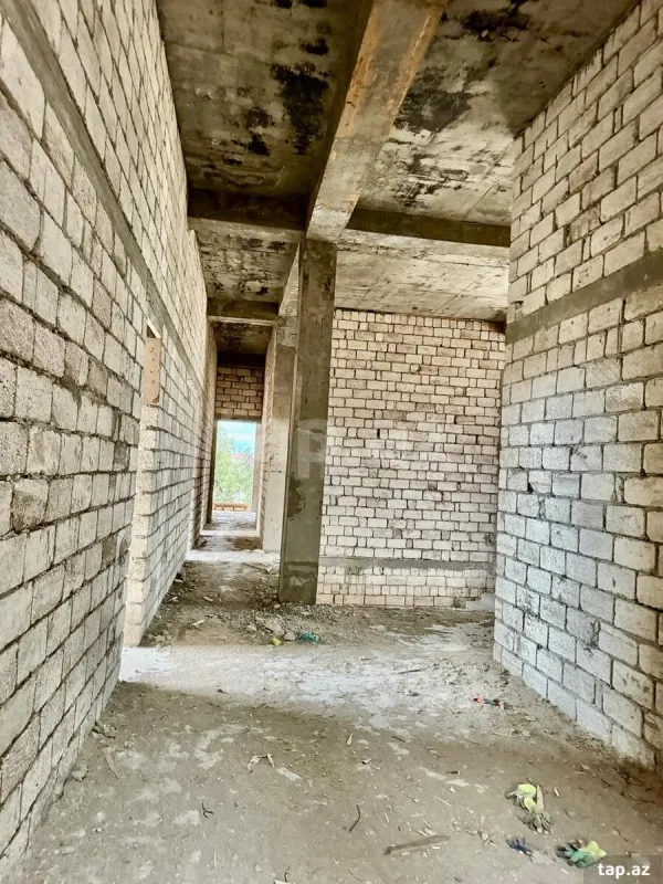 Satılır 7 otaqlı həyət evi 900 m²