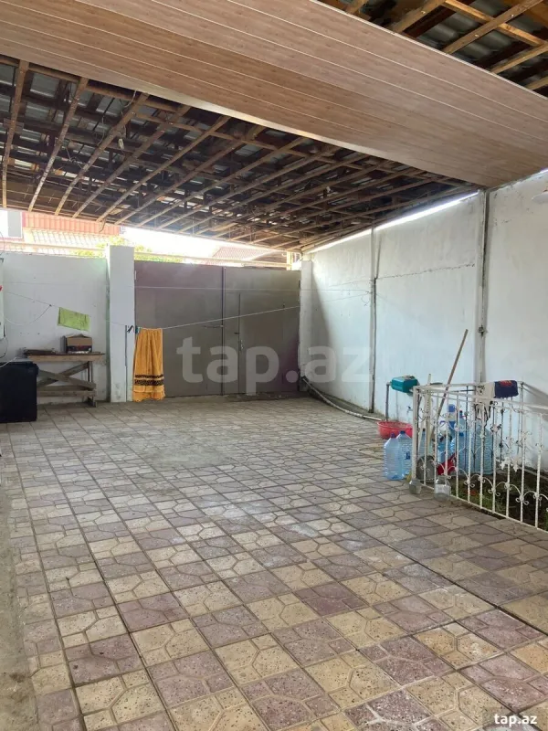 Satılır 5 otaqlı həyət evi