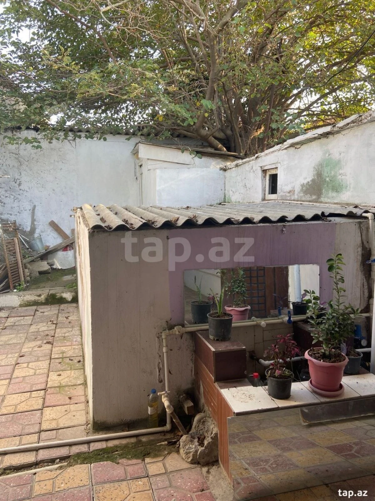 Satılır 5 otaqlı həyət evi