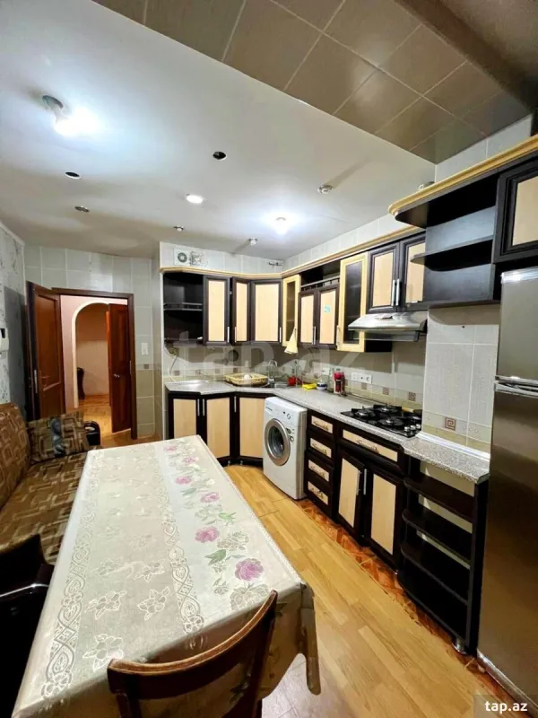 Satılır 5 otaqlı mənzil 115 m²