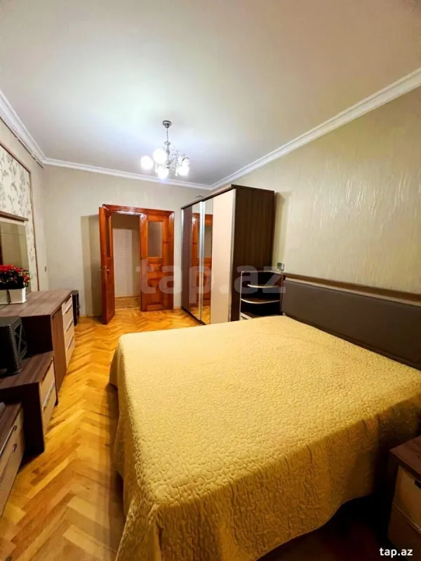 Satılır 5 otaqlı mənzil 115 m²