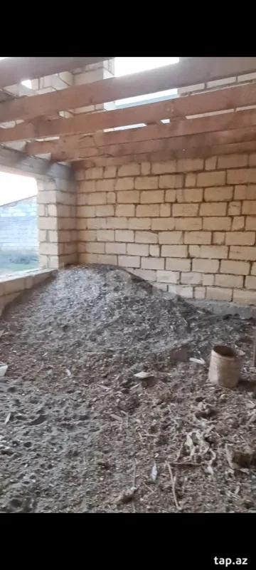 Satılır 6 otaqlı həyət evi