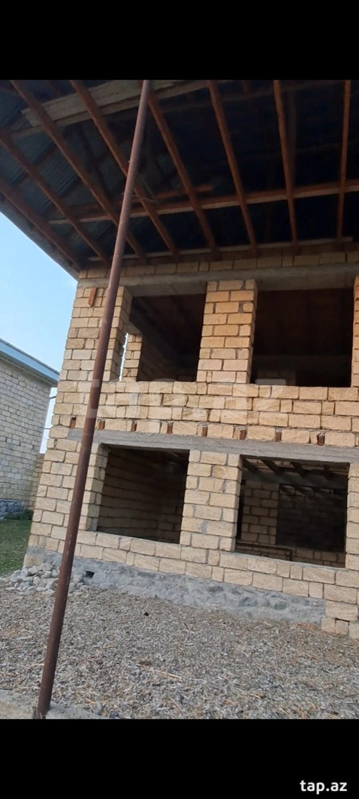 Satılır 6 otaqlı həyət evi