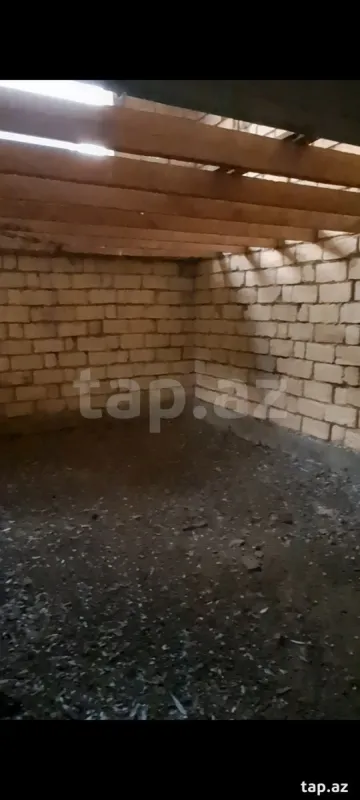 Satılır 6 otaqlı həyət evi