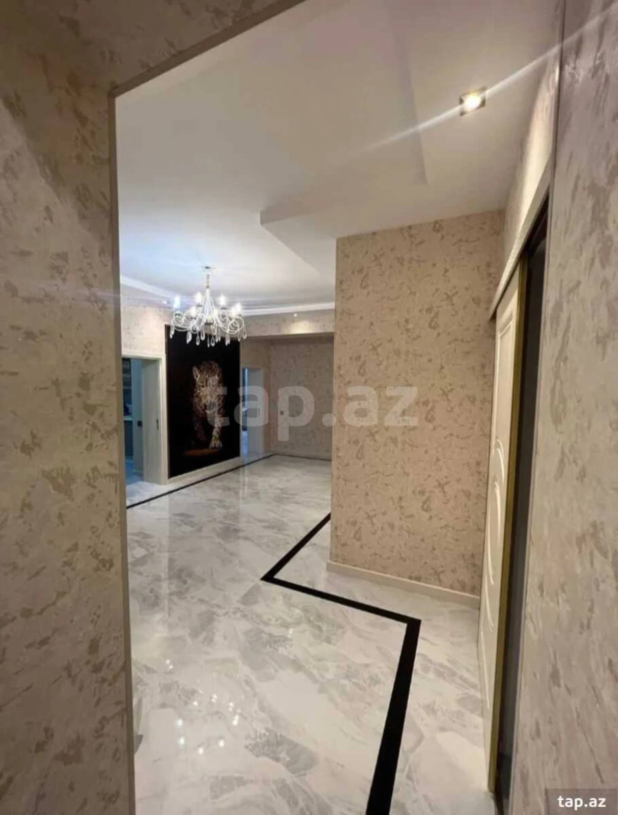 Satılır 3 otaqlı yeni tikili 137 m²