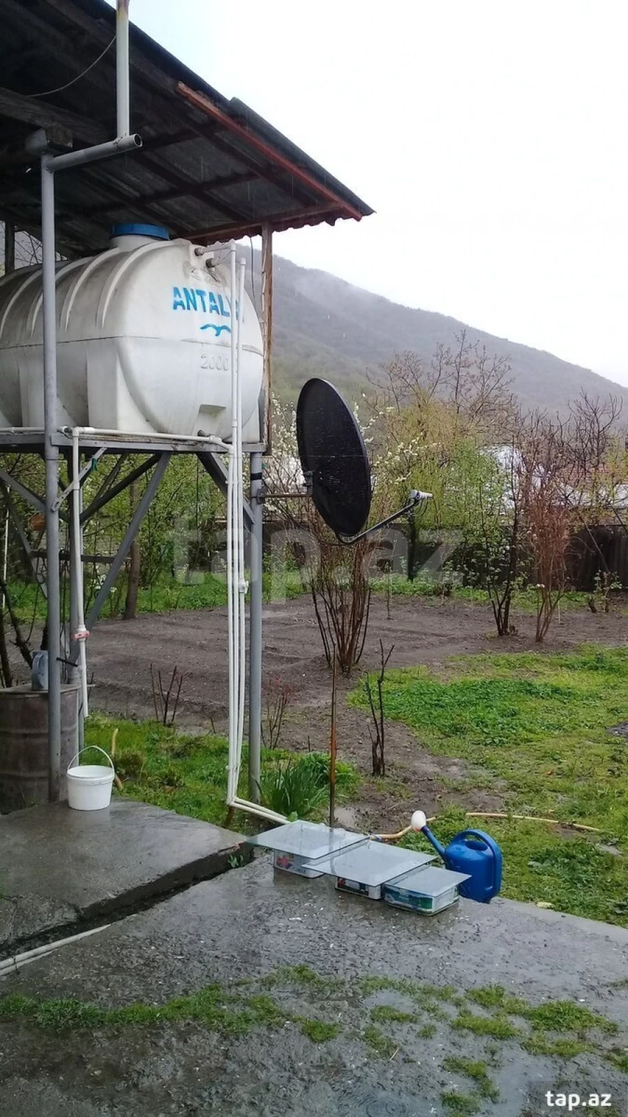 Satılır 3 otaqlı həyət evi 1050 m²