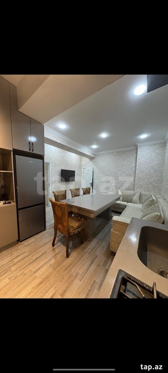 Kirayə verilir 3 otaqlı yeni tikili 78 m²