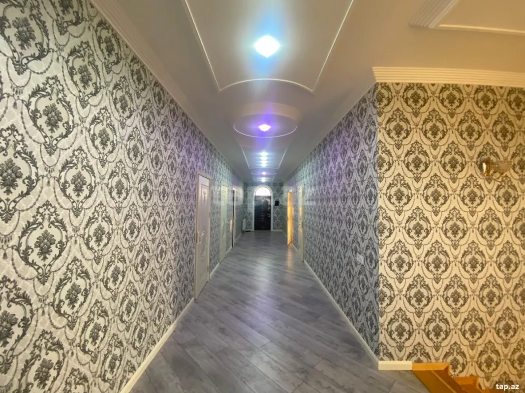 Satılır 9 otaqlı həyət evi