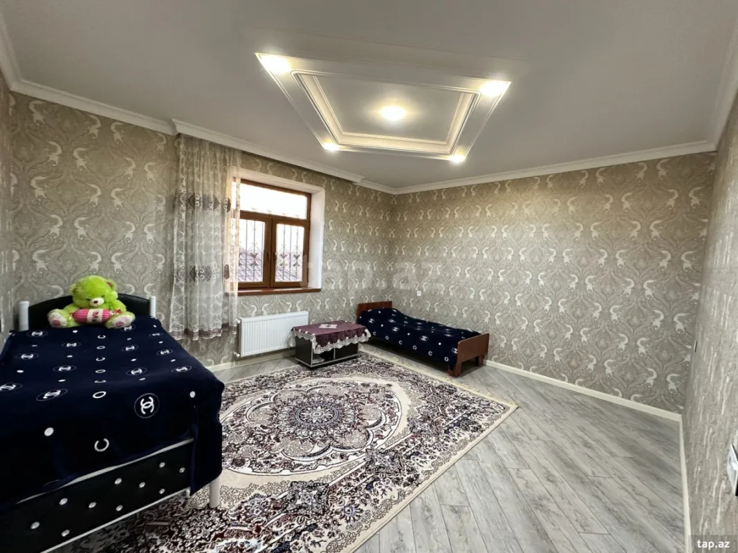 Satılır 9 otaqlı həyət evi