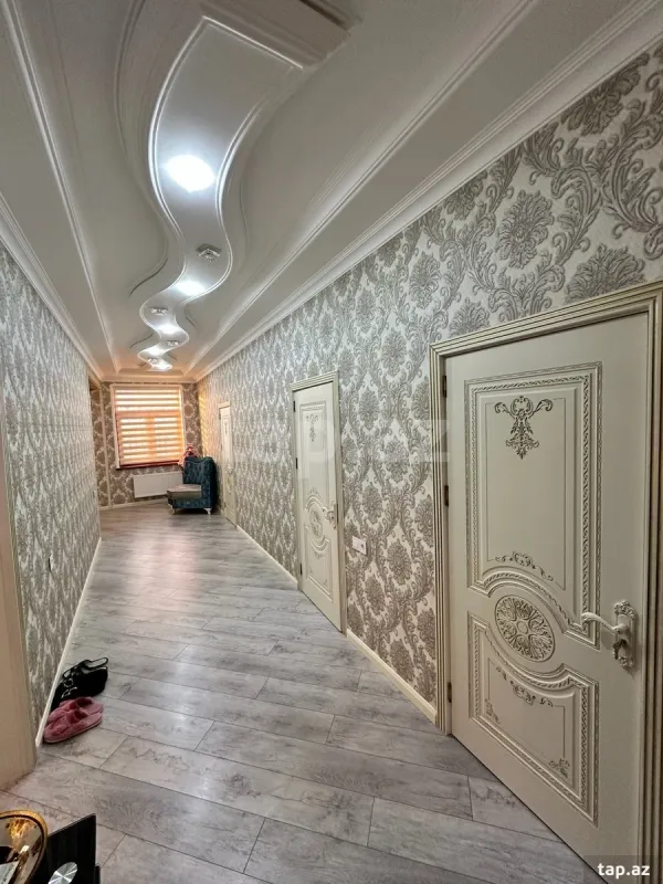 Satılır 9 otaqlı həyət evi