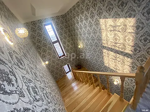 Satılır 9 otaqlı həyət evi