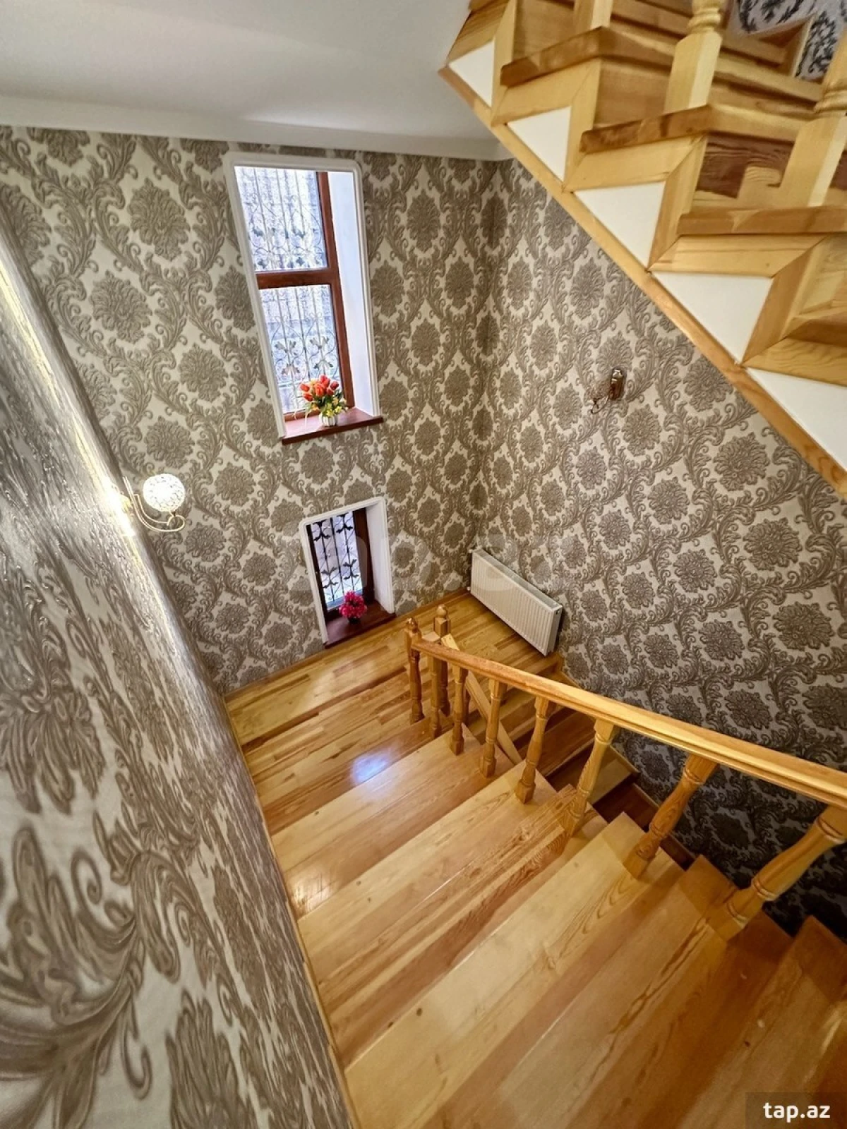 Satılır 9 otaqlı həyət evi