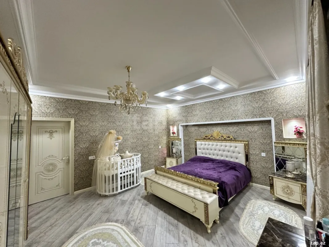 Satılır 9 otaqlı həyət evi