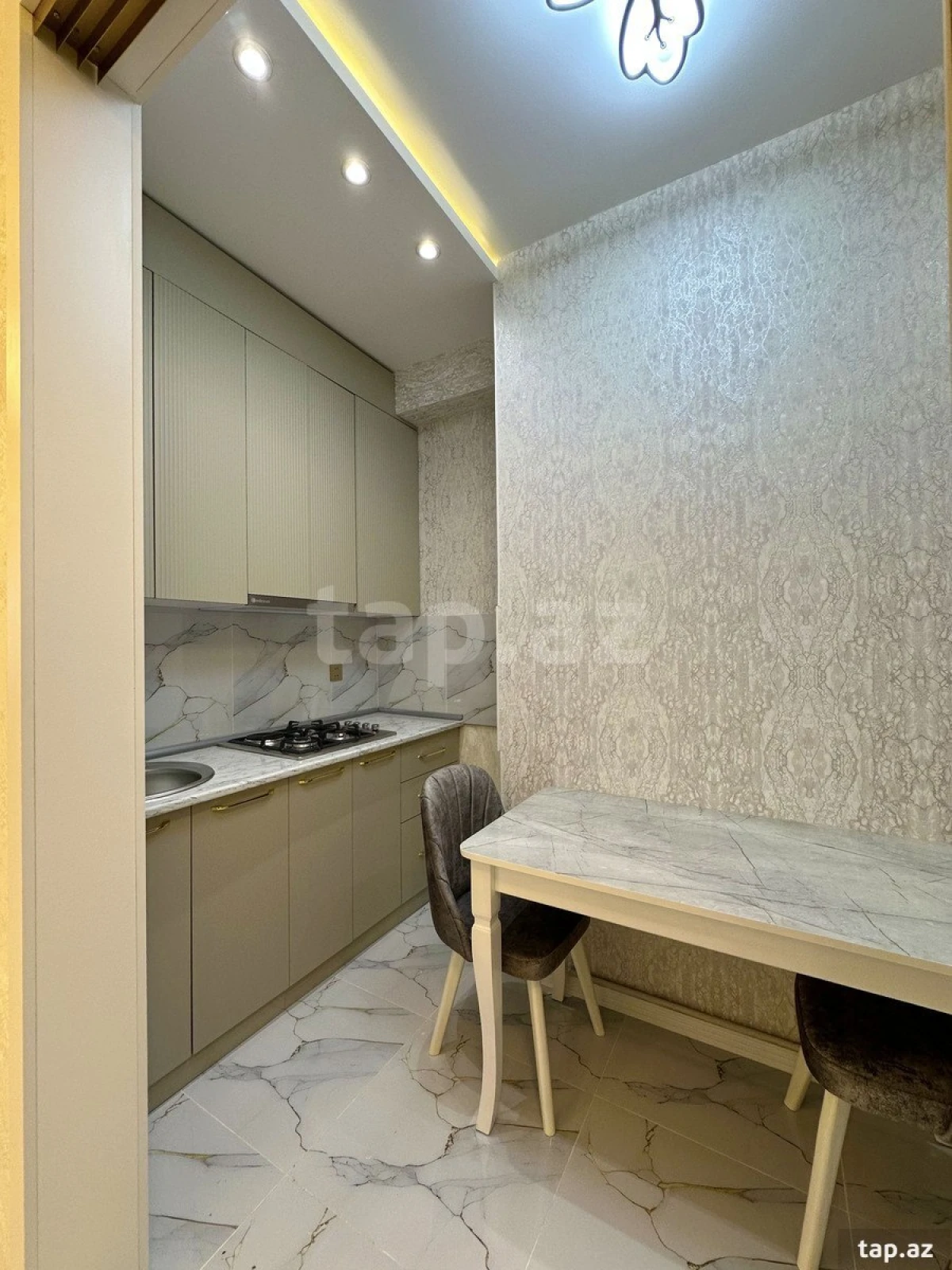Satılır 2 otaqlı yeni tikili 90 m²