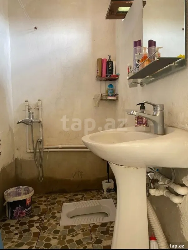 Satılır 4 otaqlı həyət evi 100 m²